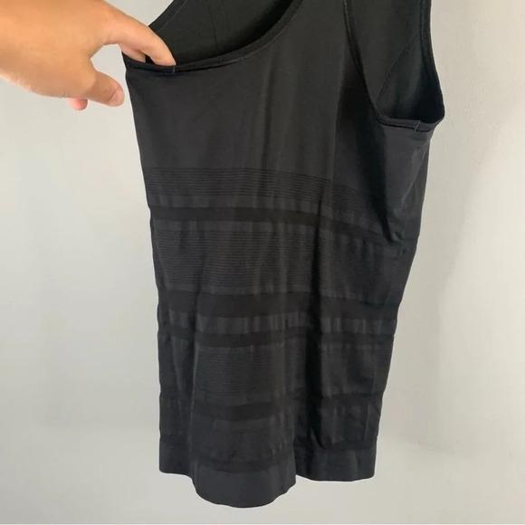 Lululemon Womens  Black High Neck CRB Cool Racer Back Tank Top Stripe Shirt 2 XS - Picture 9 of 9